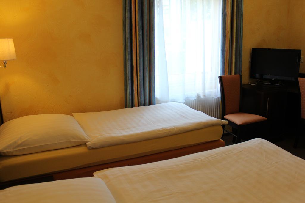 דיסלדורף Hotel Rosenhof חדר תמונה